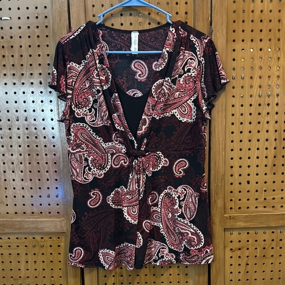Size 1X PerSeption Women Red and Black Tie Front Cap Sleeve Blouse - Picture 1 of 3